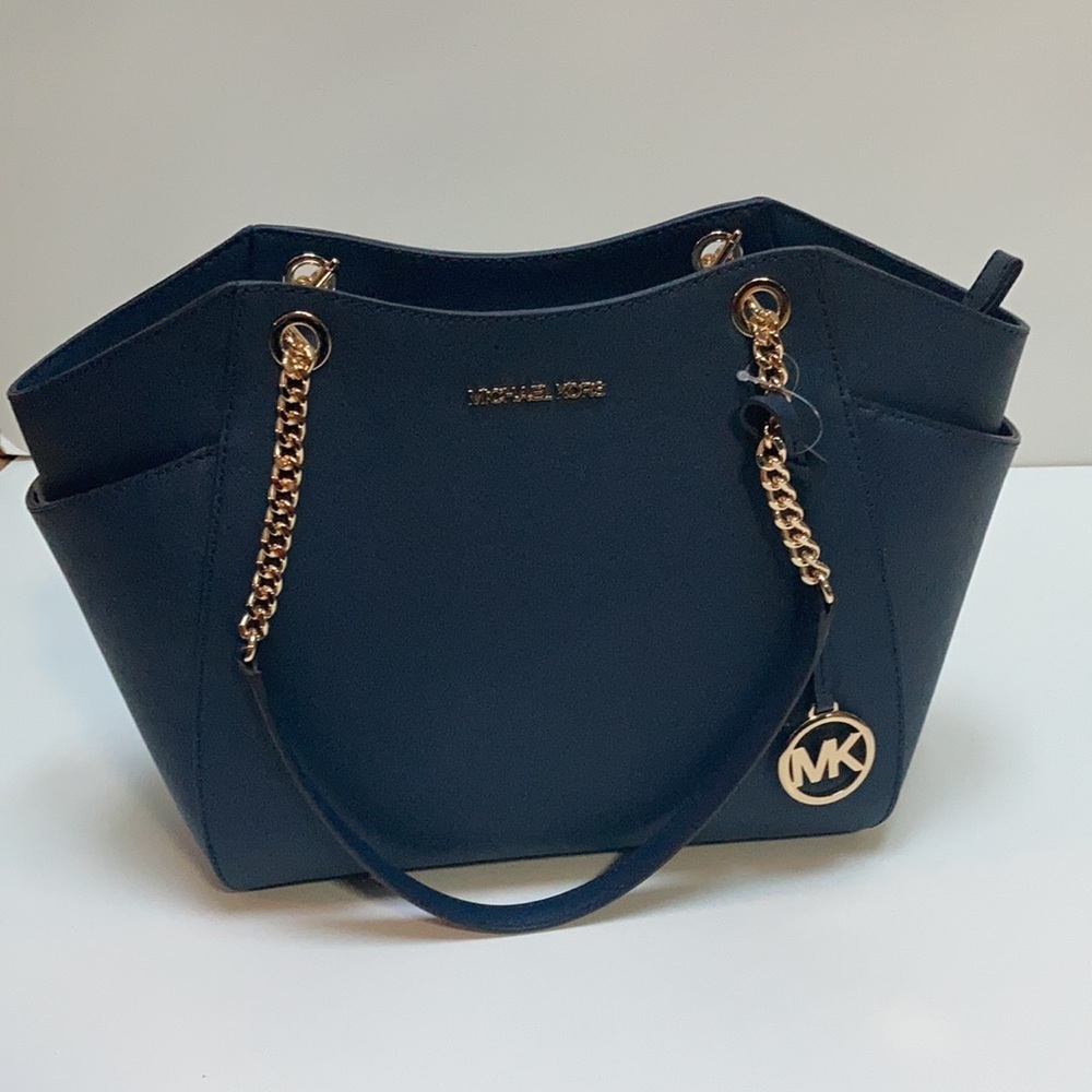 Host Pick 🥳💙 NWT Auth Michael Kors Saffiano Leather Large